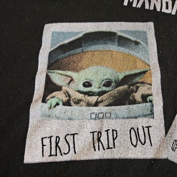 Mandalorian Tee w/ Grogu - Picture 5 of 12